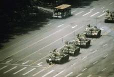 Chine. Beijing. Tiananmen Square. 1989. Photo Stuart Franklin © Magnum photos, Paris.